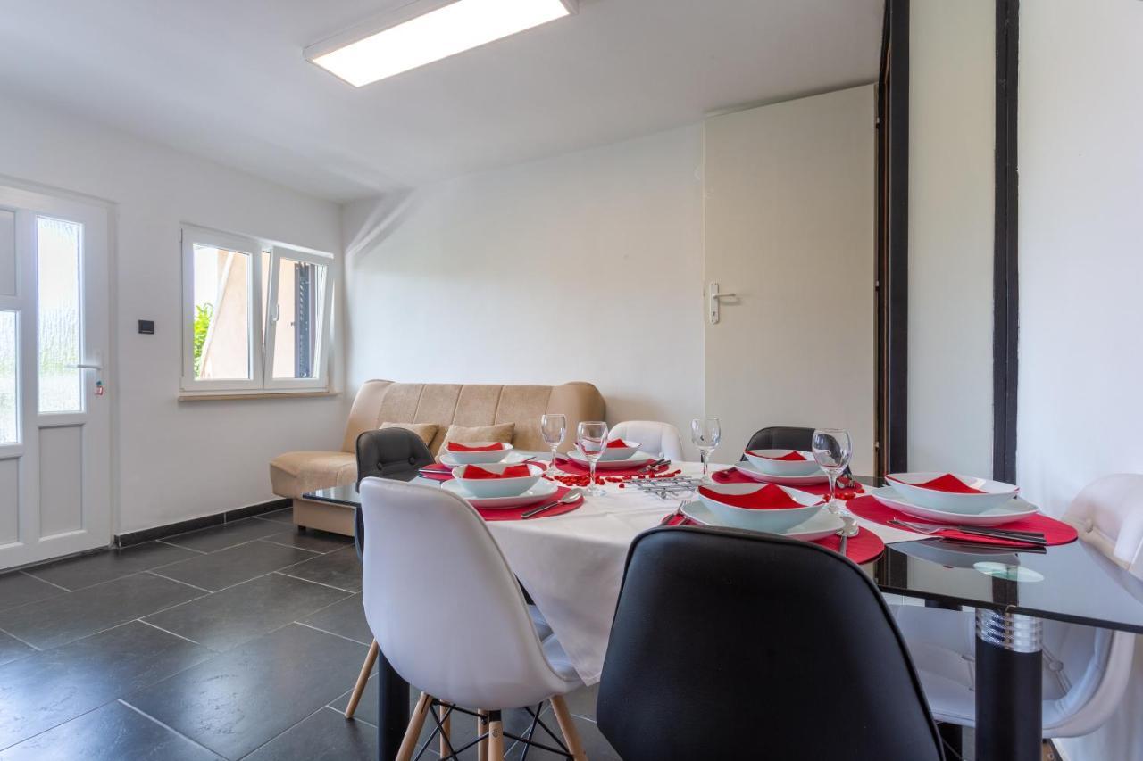 Smiljana Apartments กลิมโน ภายนอก รูปภาพ